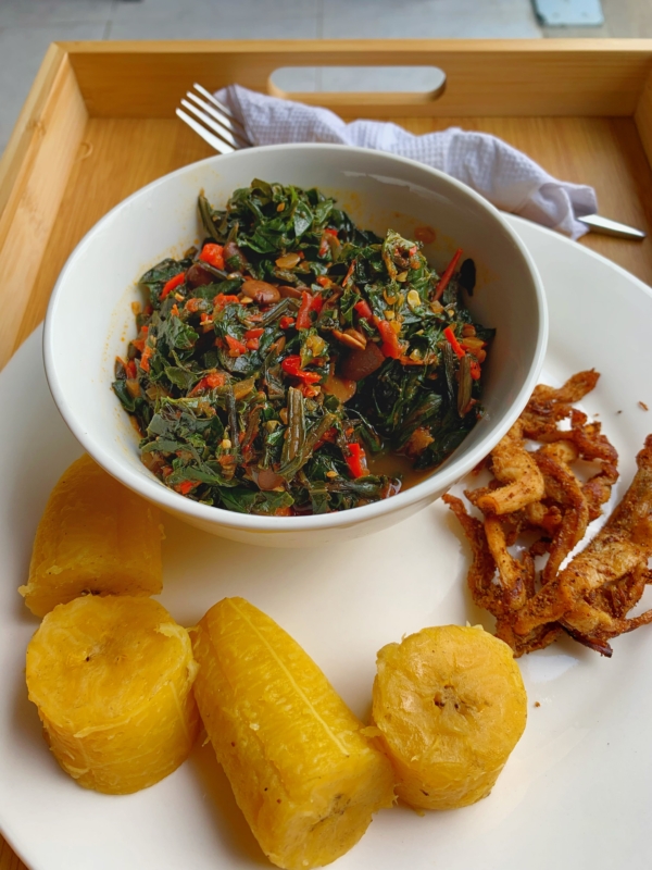 Boiled_plantain_&_vegetables_sauce