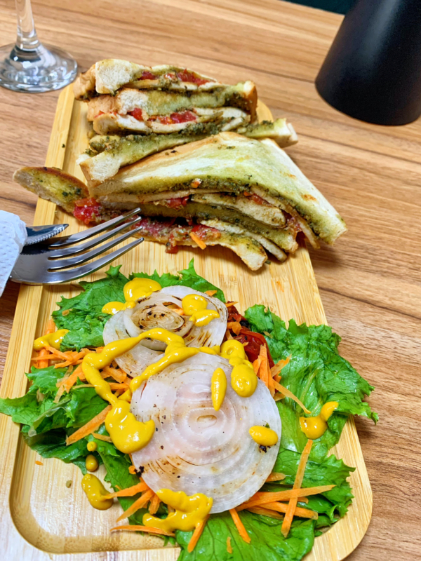 Tofu basil toast